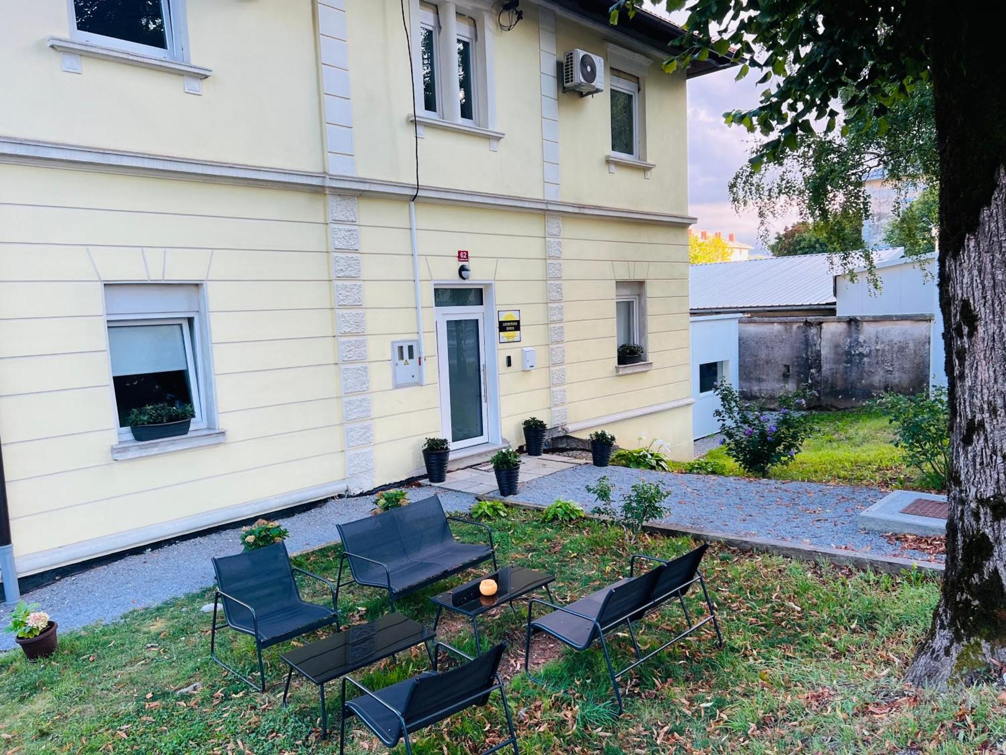 Lemonwood House Hotell Postojna Eksteriør bilde