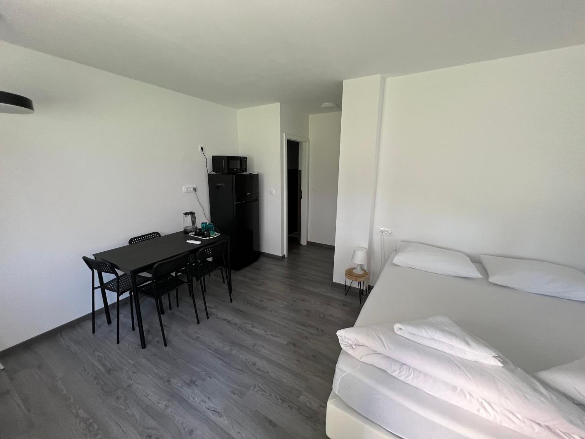 Lemonwood House Hotell Postojna Eksteriør bilde
