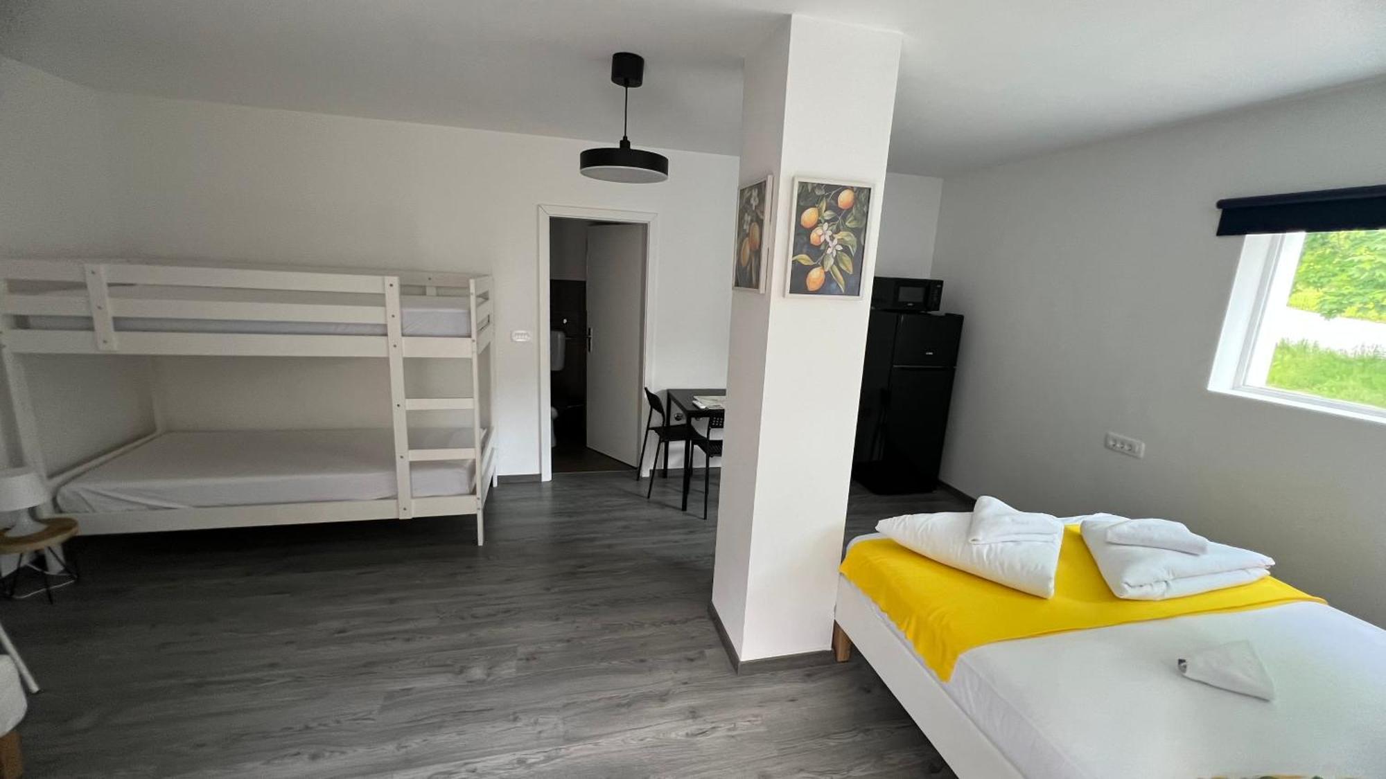 Lemonwood House Hotell Postojna Eksteriør bilde