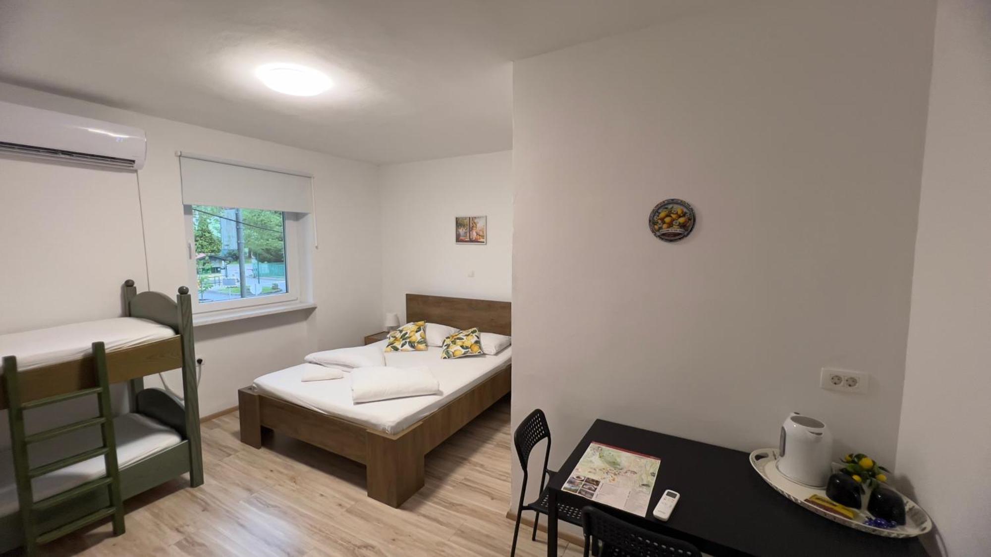 Lemonwood House Hotell Postojna Eksteriør bilde